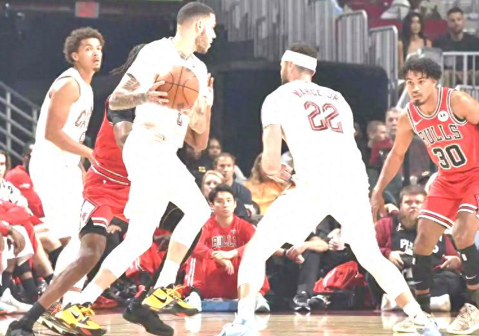 包含最后时刻纽卡斯尔绝杀压哨：NBA季后赛节点到来，气氛紧张，年轻球员获得机会的词条