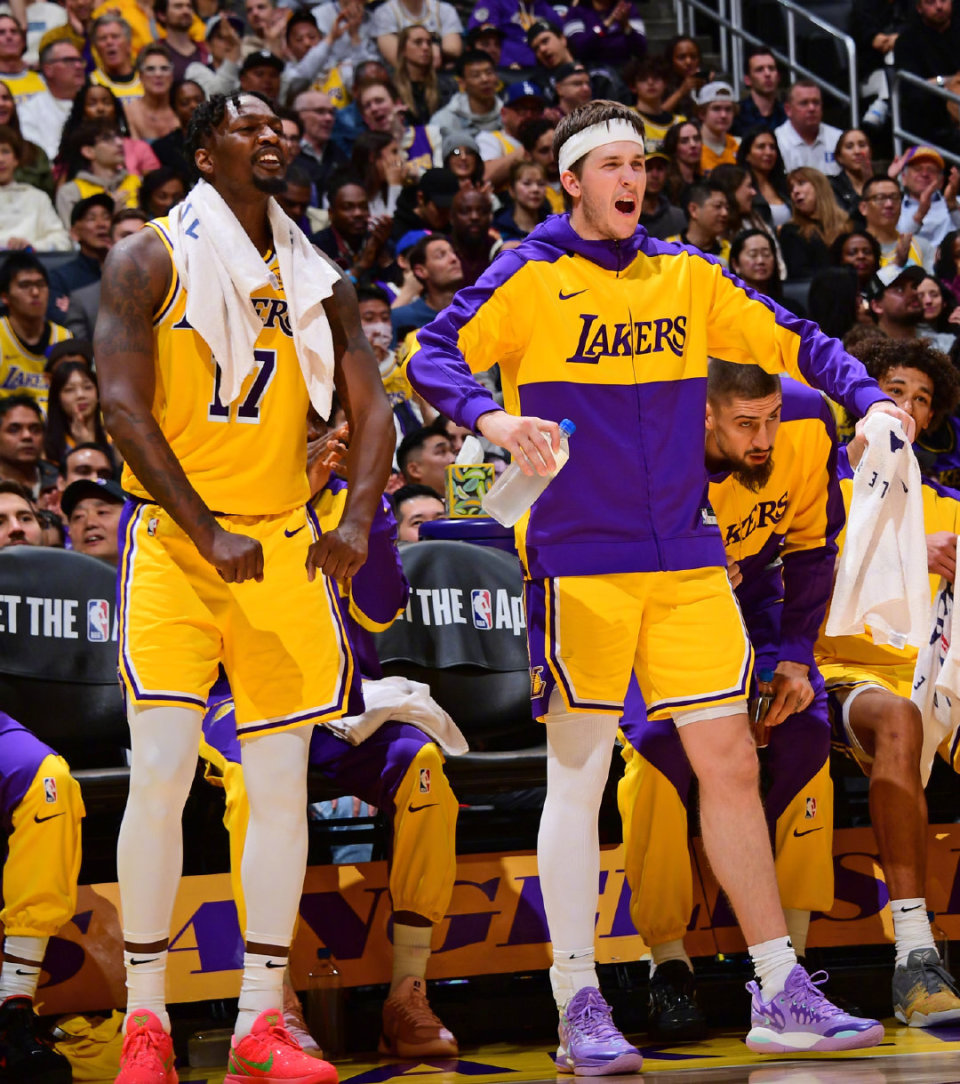 德布劳内焦点对战，东契奇与30激战SKT分钟，最后时刻胜出胜负难料！上演精彩一战的简单介绍