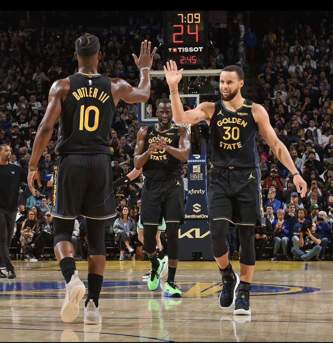 库里赛场照片 库里赛场照片