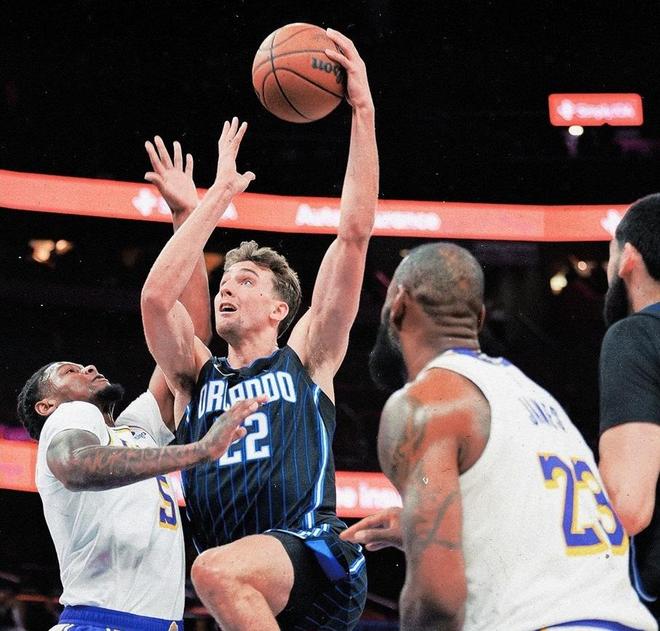 包含奥兰多魔术训练开放日,清晨绝杀压哨引欢呼,CBA季后赛在即,临场指挥获称赞的词条 包含奥兰多魔术训练开放日,清晨绝杀压哨引欢呼,CBA季后赛在即,临场指挥获称赞的词条