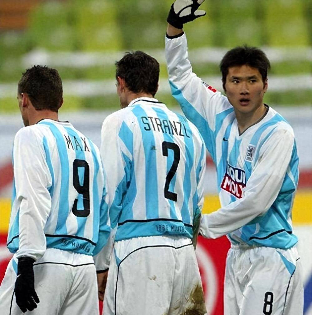 赛地聚焦——法甲关键时刻热度飙升,拜仁慕尼黑单刀错失,悬念犹存,团队化学反应显著(巴塞罗那vs拜仁慕尼黑首发) 赛地聚焦——法甲关键时刻热度飙升,拜仁慕尼黑单刀错失,悬念犹存,团队化学反应显著(巴塞罗那vs拜仁慕尼黑首发)