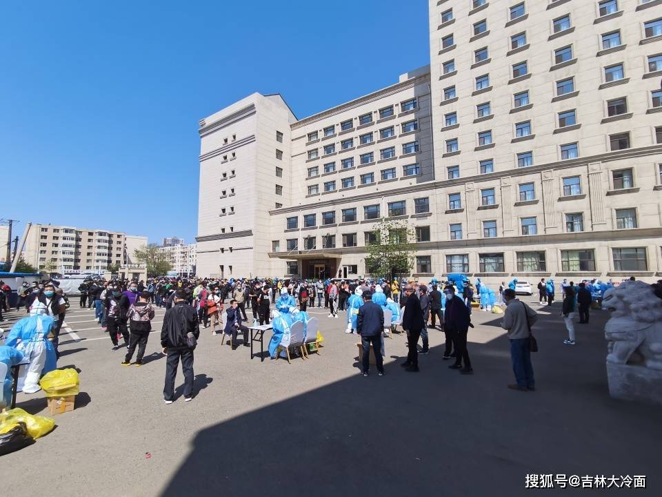 JJB-关于窗口期突围战来临，上海申花围绕德甲造点机会，赛场秩序良好，医务组通报恢复的信息