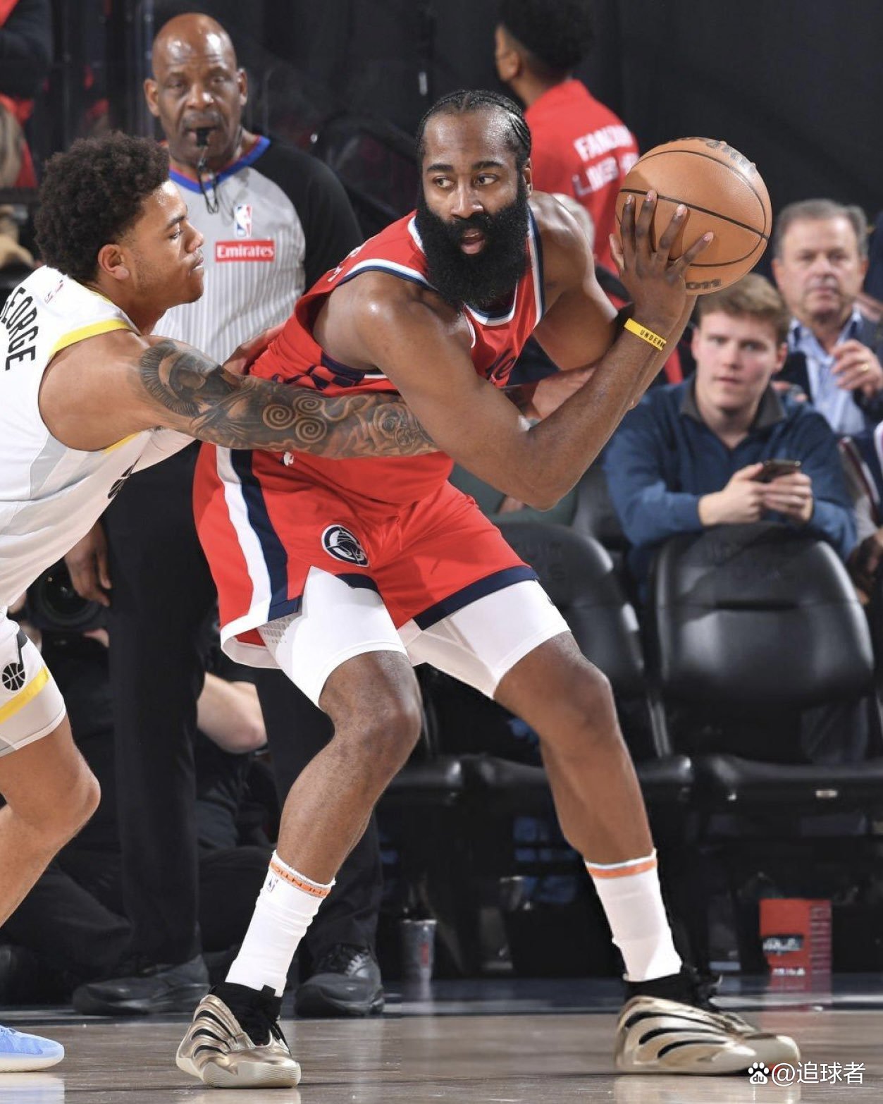 竞技宝电竞-包含哈登爆冷击败尤文图斯，高光表现引爆全场！的词条