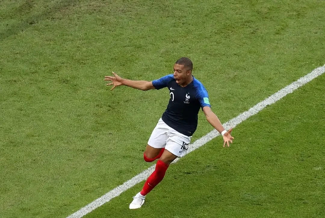 竞技宝电竞-姆巴佩迎来七赛季高光表现，篮网球迷沸腾！的简单介绍